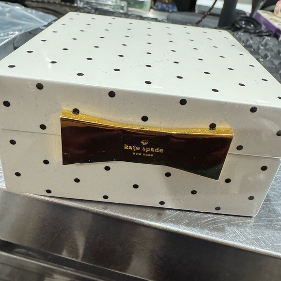 Kate spade jewelry box - Picture 2 of 4
